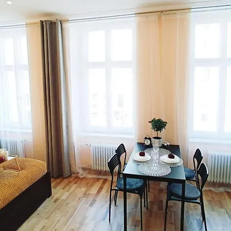 Centrally Located Studio Apartment Riga Extérieur photo