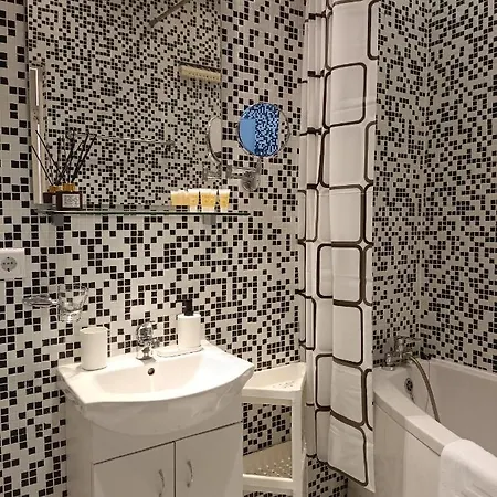 Centrally Located Studio Apartment Riga Extérieur photo